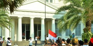 Upacara Bendera Memperingati Hari Pendidikan Nasional 2018