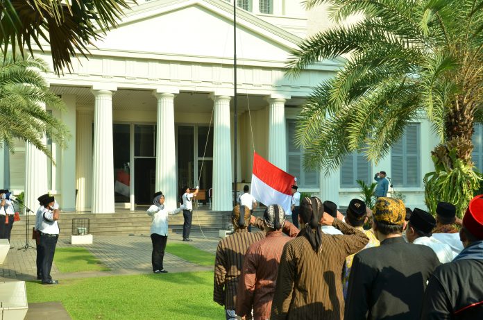 Upacara Bendera Memperingati Hari Pendidikan Nasional 2018