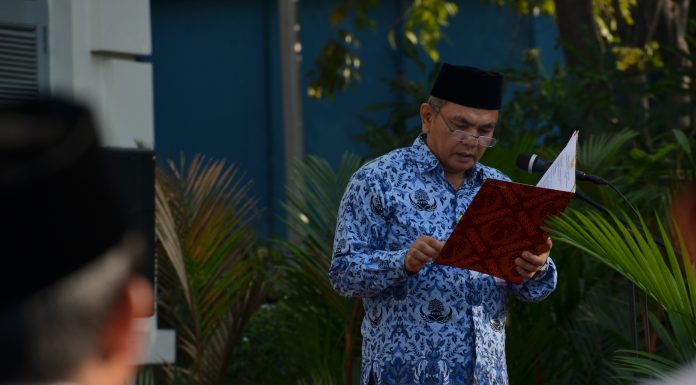 Kepala Museum Nasional Drs. siswanto membacakan sambutan pada Upacara Harlah Pancasila di Museum Nasional