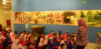 Menjelang Ujian Akhir Semester, Museum Nasional Ramai dikunjungi Siswa