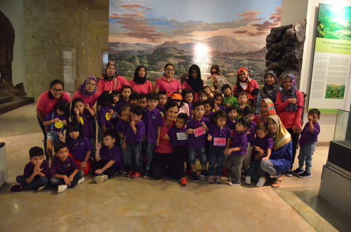 foto bersama TK keendkids